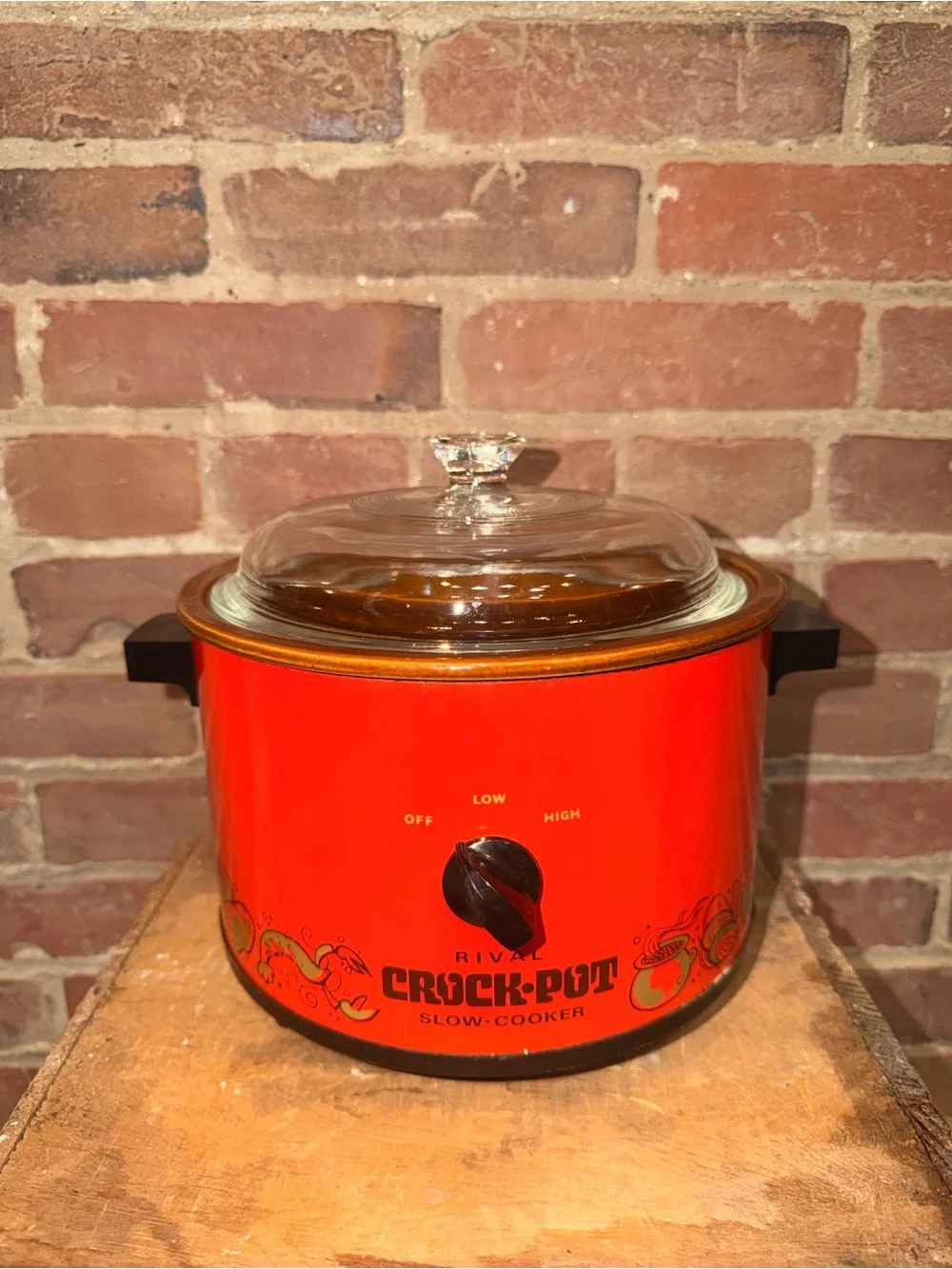 Crock-Pot Red Slow Cooker Vintage Spice Design 70s Kitchenware Rival